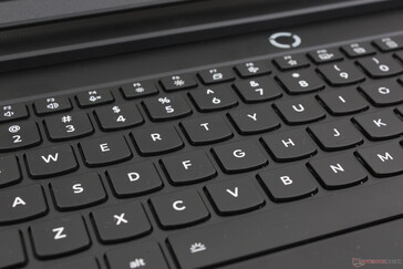 Die einfachen Membrantasten sind fester und komfortabler als bei den meisten ultradünnen Laptops