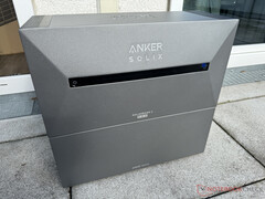 Die Anker Solix Solarbank 2 Pro/Plus lässt sich dank Update nun mit der ersten Solarbank-Generation kombinieren. (Bildquelle: Marcus Schwarten/Notebookcheck)