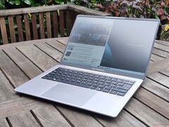 Günstiges und effizientes Asus ExpertBook P5 P5405 Business-Laptop mit Lunar Lake ab sofort in Deutschland verfügbar (Bildquelle: Benjamin Herzig)