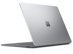 Amazon offeriert die AMD-Konfiguration des Surface Laptop 4 derzeit mit einem deutlichen Preisnachlass (Bild: Microsoft)