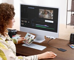 Der USB-C-Hub von Anker erweitert den Apple iMac um einen SD-Kartenleser und um USB-A-Ports. (Bild: Anker)