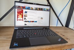 Lenovo hat dem aktuellen ThinkPad X1 Yoga einen deutlichen Rabatt verpasst (Bildquelle: Allen Ngo)