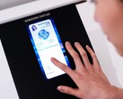 Samsung versteckt Sensoren in einem OLED-Panel im Smartphone-Format.