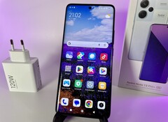 Das Xiaomi Redmi Note 13 Pro Plus ist ein relativ günstiges Android-Smartphone mit einem großen Speicher (Bildquelle: Manuel Masiero)