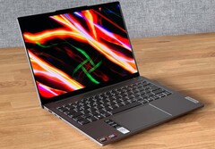 Das top-ausgestattete IdeaPad Pro 5 14 OLED ist direkt bei Lenovo rabattiert (Bild: Andreas Osthoff)