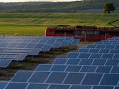 Irgendwann müssen die vielen Solarzellen wiederverwertet werden. Lösungen sind gefragt. (Bild: pixabay/Andreas-Troll)