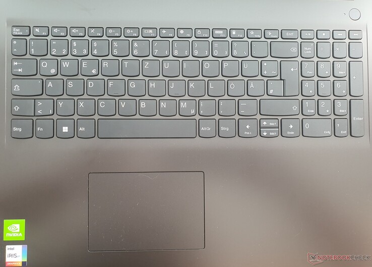 Lenovo V17 G2 Laptop - im Tests Notebookcheck.com mit MX350 unergiebiger Test: 17-Zöller