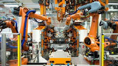 Robotik ist nicht alles, VW sucht Arbeitskräfte: Bis zu 1500 neue Jobs für E-Auto-Produktion im Volkswagenwerk Emden.