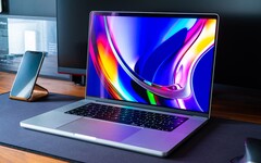 Es dauert angeblich noch einige Jahre, bevor das erste OLED-MacBook auf den Markt kommt. (Bild: Mohamed Kerroudj)