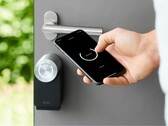 Das Nuki Smart Lock kann auf Wunsch auch vom Paketboten geöffnet werden. (Bild: Nuki)