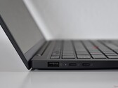 Endlich gute Akkulaufzeit mit Intel: Lenovos ThinkPad X1 Carbon Gen 13 zeigt Intels Effizienz-Fortschritte (Bildquelle: Benjamin Herzig)