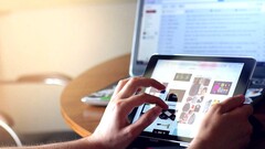 Internetnutzung: Laut Destatis dominiert die Service- und Produkt-Suche.