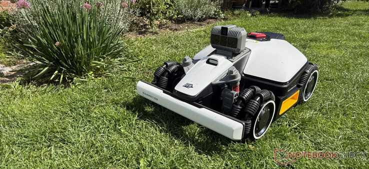 Mähroboter für mittelgroße Rasenflächen: Mammotion Luba Mini AWD LiDAR 1500 im Test