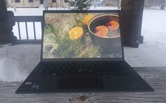 Eine interessante Modellvariante des Lenovo ThinkPad T14s Gen 3 ist für 819 Euro im Angebot (Bild: Marvin Gollor)