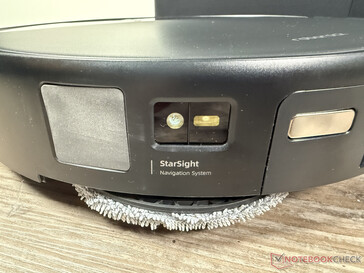 besteht aus ToF-Sensoren vorne sowie hinten