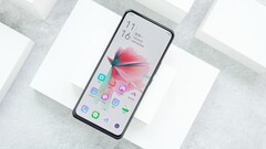 Ohne Notch, ohne Displayloch und offenbar auch fast ohne Mosaik-Effekt: Das ZTE Axon 30 zeigt sich in ersten Hands-On-Videos und Promobildern.