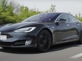 Tesla Model S P90D mit unglaublicher Laufleistung, läuft immer noch einwandfrei, abgesehen von einigen Abnutzungserscheinungen im Innenraum (Quelle: AutoTrader via YouTube)