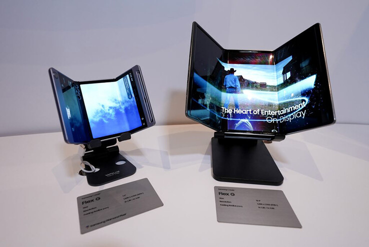 Samsungs erstes Tri-Foldable-Display könnte optisch an das Flex G erinnern, wie es auf der rechten Seite abgebildet ist. (Bildquelle: Samsung Display)