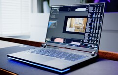 Saturn verkauft das Asus ROG Strix G16 mit RTX 4080 heute zum Spitzenpreis (Bildquelle: Alex Wätzel)