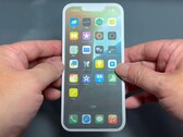 Das iPhone SE 4 aka iPhone SE 2025 dürfte im iPhone 14 Design moderne Handy-Features mit vergleichsweise niedrigem Preis kombinieren. (Bildquelle: Makotakara)