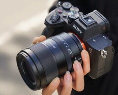 Das erste Autofokus-Objektiv von 7Artistans fällt vergleichsweise groß aus. (Bild: 7Artisans)