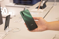 Das Honor X20 wird offenbar in mehreren schicken Farben erhältlich sein. (Bild: Digital Chat Station, Weibo)