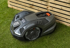 Die neuen Mähroboter Automower 410XE NERA und 310E NERA von Husqvarna arbeiten auf Wunsch kabellos. (Bild: Husqvarna)