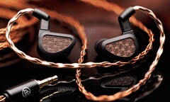 Die 64 Audio Solo packen planar-magnetische Treiber in In-Ear-Monitore. (Bildquelle: Audio46)