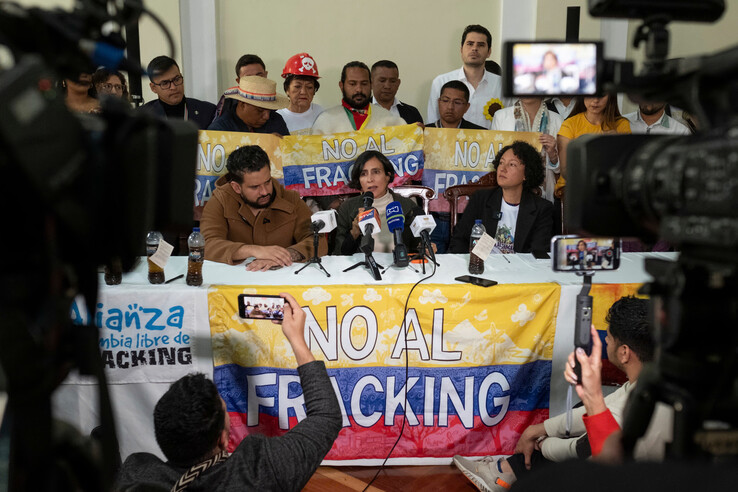 Susana Muhamad bei Pressekonferenz in 2022 zur Einführung eines Fracking-Verbotsgesetzes (Bildquelle: Courtesy of Ministerio de Ambiente y Desarrollo Sostenible)