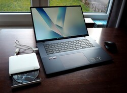 Asus VivoBook 18