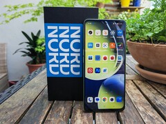 Schicke Verpackung und auch das Gehäuse überzeugt: Das OnePlus Nord CE 3 Lite 5G oder auch OnePlus Nord N30.