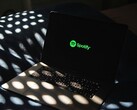 Spotify Premium kostet jetzt 12,99 Euro pro Monat. (Bildquelle: Thibault Penin)