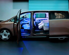 Der neue Mercedes VLE zielt mit 800-Volt-Technik und über 700 Kilometern Reichweite auf das Segment der elektrischen Luxus-Vans ab.