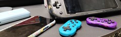 Atom: Kompakter Controller und Collectible (Bildquelle: Notebookcheck)