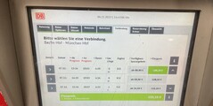 Verifizierung am Hamburger Hauptbahnhof: Der Automat ist günstiger als die App bei gleicher Abfrage.
