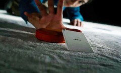 Der Oppo Zero Power Tag kann Funkfrequenzen in Energie umwandeln, für eine praktisch endlose Laufzeit. (Bild: Oppo)