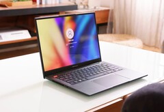 Das Asus Vivobook S 14 und das Vivobook S 15 bieten ein extrem schnelles OLED-Display. (Bild: Asus)