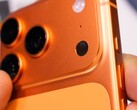 Die Kante des Kameramoduls zerkratzt beim iPhone 17 Pro ausgesprochen leicht. (Bildquelle: JerryRigEverything)