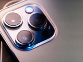 Das Kameramodul soll beim iPhone 17 Pro und beim iPhone 17 Pro Max weiter wachsen. (Bildquelle: TheRegisti)