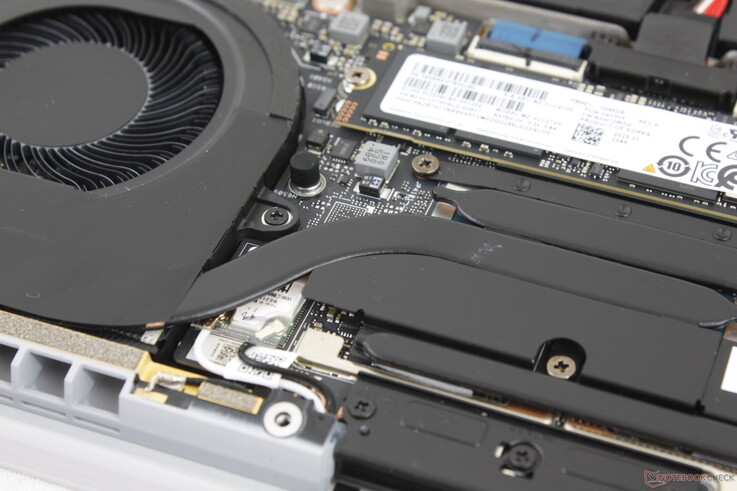 Verlötetes WLAN-Modul unter der Heat Pipe