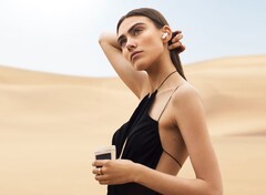 Die Urbanista Phoenix setzen auf eine Ladehülle, die durch Solarenergie aufgeladen werden kann. (Bild: Urbanista)