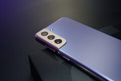 Der Nachfolger des abgebildeten Samsung Galaxy S21 erhält einen spannenden SoC mit AMD-Grafik. (Bild: Anh Nhat)