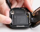 Reparaturen der Apple Watch Series 10 gestalten sich weiterhin schwierig. (Bildquelle: iFixit)