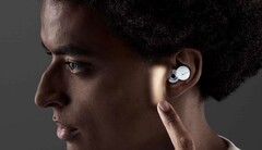 Die Sony LinkBuds kapseln den Nutzer nicht von der Umgebung ab. (Bild: Sony)