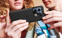Das OnePlus 10 Pro ist endlich auch in Deutschland und Österreich erhältlich, zum Start gibts einen Vorbesteller-Bonus. (Bild: OnePlus)