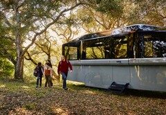 Der Lightship L1 Wohnwagen präsentiert sich im modernen Design mit starkem Akku und viel Photovoltaik-Leistung. (Bild: Lightship)