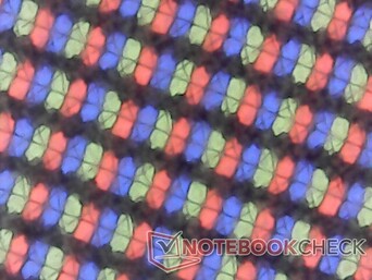 Mattes Paneel weist leichte bis mittlere Körnigkeit auf