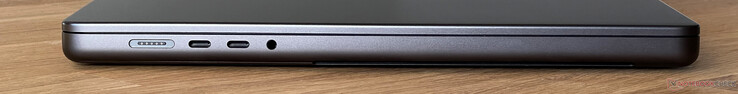 Links: MagSafe, 2x USB-C 4.0 mit Thunderbolt 5 (120 Gbit/s, DisplayPort-ALT-Modus, Power Delivery), 3,5-mm-Audio