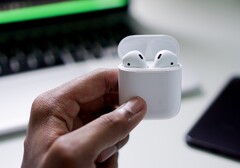 Ein weiterer Analyst glaubt, dass Apples AirPods bald ein Update erhalten werden. (Bild: Suganth, Unsplash)