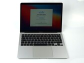 Apple MacBook Air 13 M1 kostet aktuell nur 749 Euro, mit 8 GB RAM und 512 GB SSD (Bildquelle: Klaus Hinum)